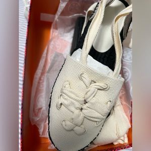 Tory Burch Espadrilles 10, woven cream and black, Brand new in box, dust bag